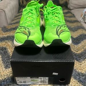 Brand new Saucony Endorphin Elite